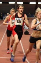 Maria Mäkitalo dramaattisesti päättyneellä 1500 metrillä. Copyright © 2009 Hanna-Mari Helkkala.